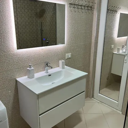 Franci's No4 * Tirana