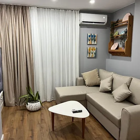 Franci's No4 地拉那