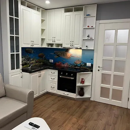 Franci's No4 地拉那